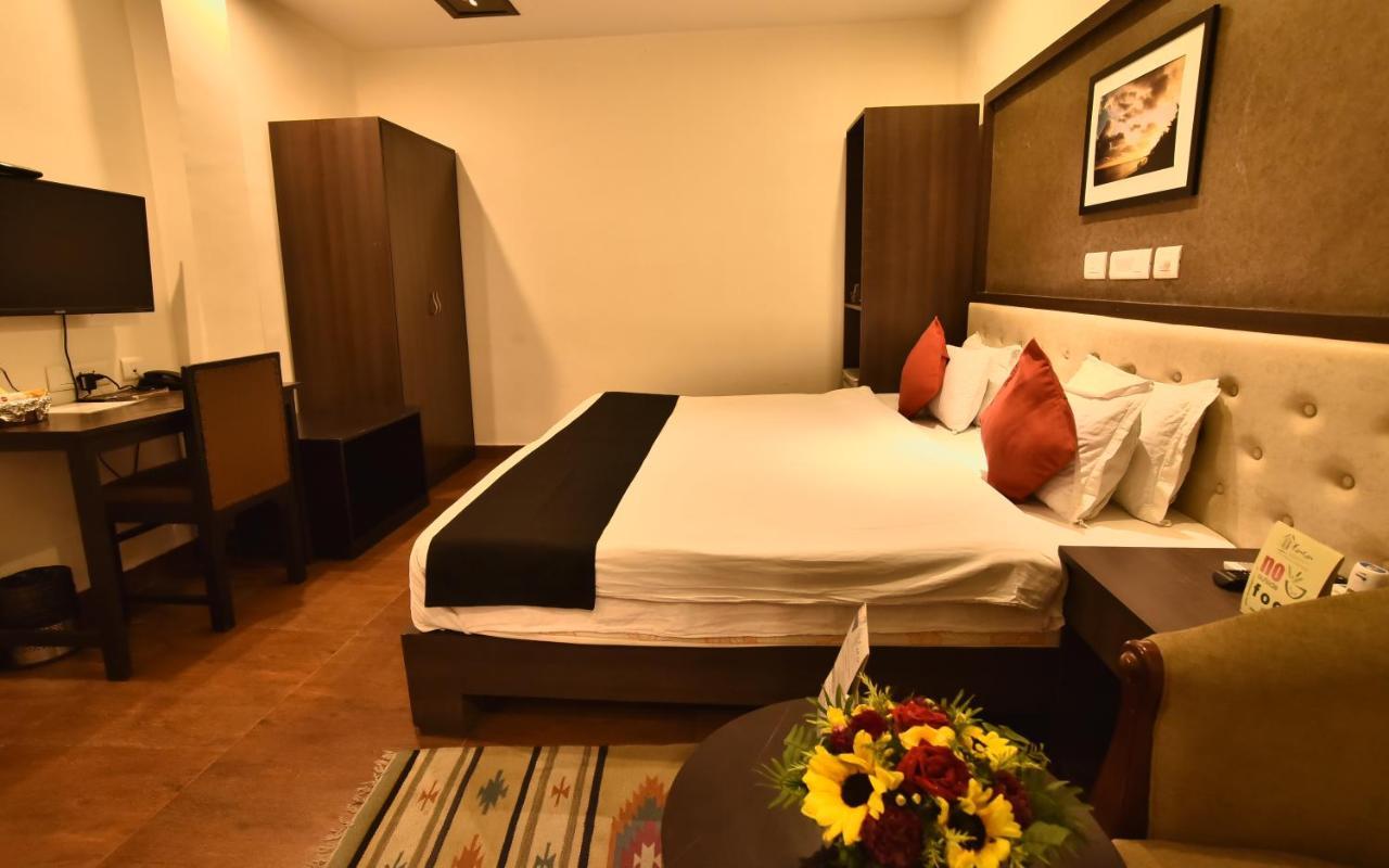 Casa Broadway-A Boutique Hotel 콜카타 외부 사진
