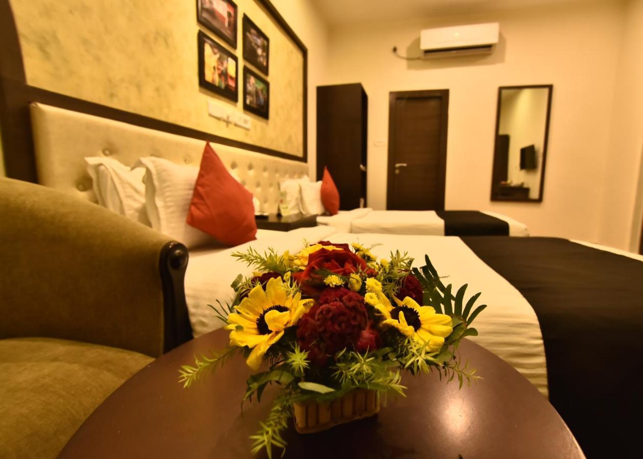 Casa Broadway-A Boutique Hotel 콜카타 외부 사진